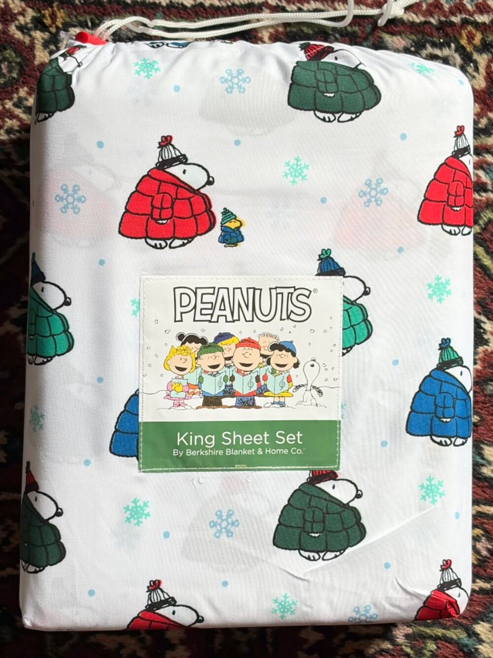 Peanuts Snoopy Puffer Winter Coat KING Sheet Set - KING Size Set (snowflakes)